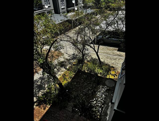 2 BEDROOM APARTMENT FOR SALE IN BRYANSTON